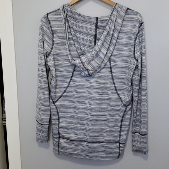 Light weight champion hoodie - Picture 5 of 6